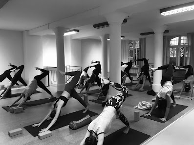 vea yoga STUDIO