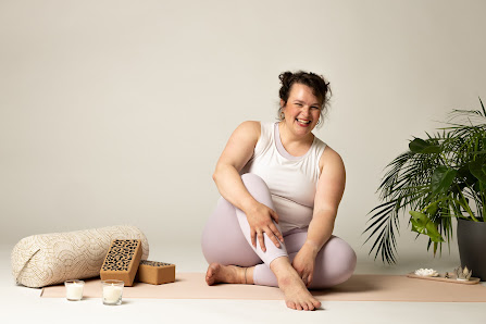 Eva Husmann - Yoga für Schwangere, Rückbildung und Beckenbodengesundheit