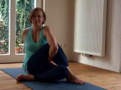 Yoga und Orientalischer Tanz Medaila