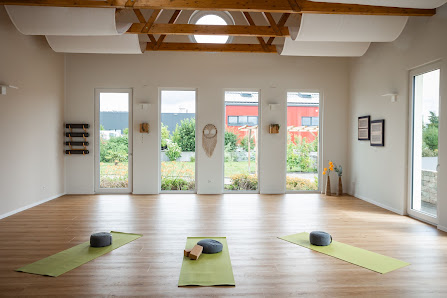 YOM Yoga-Akademie be Om