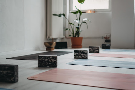 Studio Aum Altstadt - Yoga, Pilates, Ausbildungen & Workshops in Koblenz