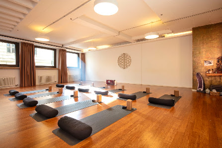 Patrick Broome Yoga | Studio City