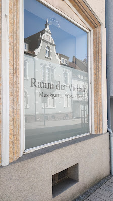 Raum der Vielfalt, Musikgarten, Yoga, Theater