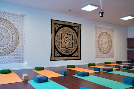 Königsweg Yoga & mehr - Pilates und Yogastudio Konz