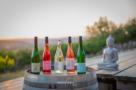 Wein Yoga by Elena