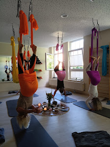 YOGA Bhadrasana