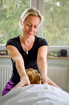 Simone Panten | Simdosha Ayurveda & Yoga in Leipzig | Kuren, Ernährung, Kochen, Massagen, Yoga