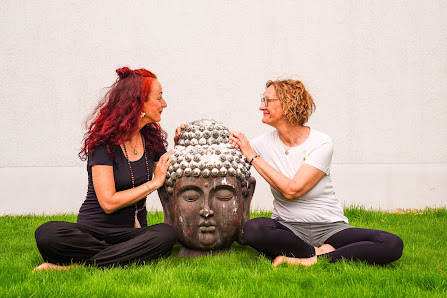 Yoga und du mit Viola&Kristin