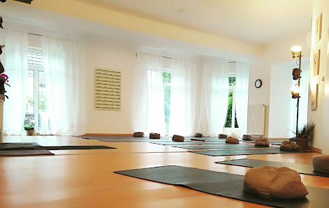 Yoga Adya - Yogaschule