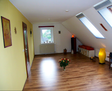 Annette Kastelan, Studio für Surya-Yoga & bewusstSEIN