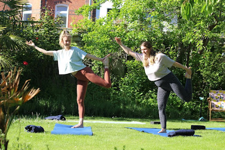 meeraki yoga - yoga für mamas, familien & am meer (lübeck & heiligenhafen)