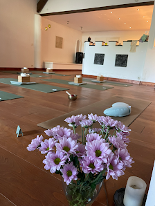 ommnipresent - Yoga & Meditation