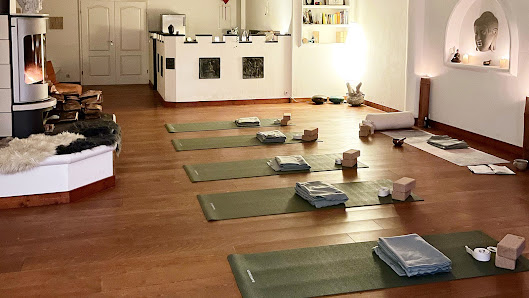 ommnipresent - Yoga & Meditation