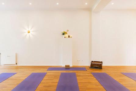 Santoṣa Yoga