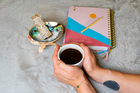 Jana Knutzen Spiritual Life Coaching, Yoga und Ernährung