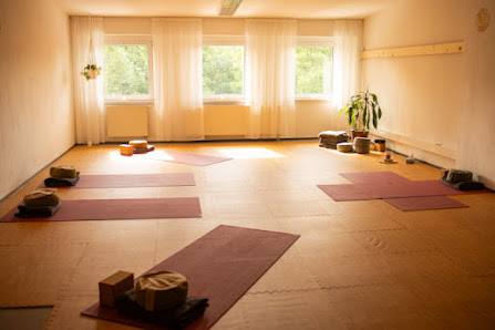 Sanftbewegt - Yoga. Klang. Zeit für Dich.