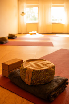 Sanftbewegt - Yoga. Klang. Zeit für Dich.
