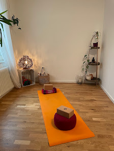 Natalie Reinig - Yoga, EFT, Breathwork, Coaching