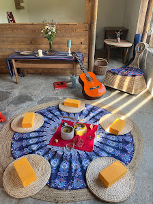 Yoga und Singkreise im alten Ponystall