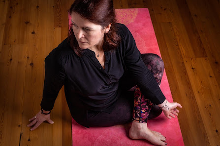 Yoga mit Simone - Hatha Yoga in kleinen Gruppen
