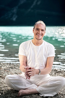 Jürgen Wiedemann Kundalini Yoga und Thetahealing