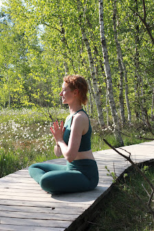 Sunny Yoga ☀️ Dein Raum für Sanftheit, Regulation & Entspannung | Sandra Riedel