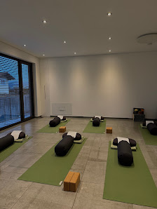 Caro Locher Yoga