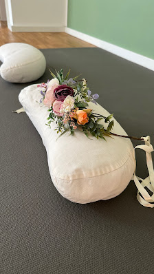 Corinna Ball - blooming yoga