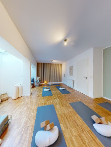 Corinna Ball - blooming yoga