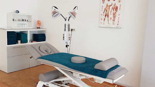 Heilpraktikerin, Osteopathin und Yogalehrerin Astrid Meyser in Rech
