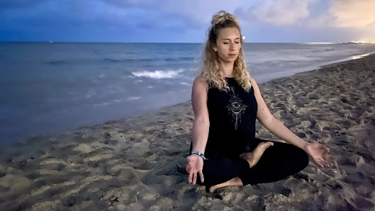 Mari.om Yoga by Marion