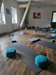 Blossom Out - Yoga Jenny Friebel