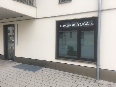 Hatha Yoga (Studio oder online)