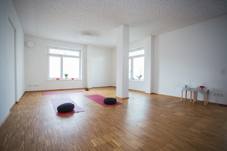 Hatha Yoga (Studio oder online)