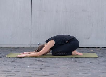 yogamitlauramarie