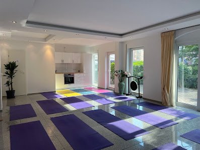 Huong Yoga