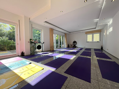 Huong Yoga