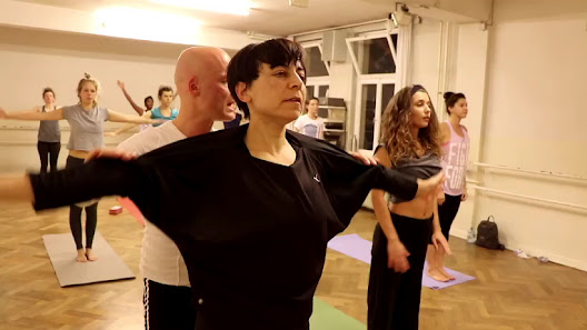 Modern Dance - Tanz Yoga Frankfurt