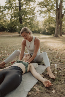 Mobile Massage und Yoga Kurse Berlin | Magoose