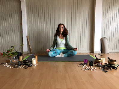 yoga-trikuti