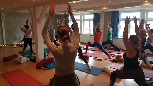 yoga-trikuti