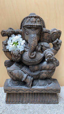 Nitya-Yoga Schule