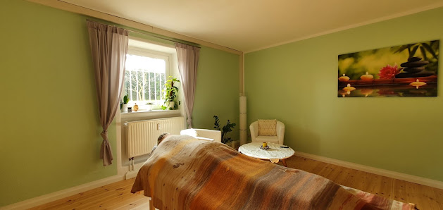 Sunshine Yoga Dresden-Pia Müller/Naam Yoga, Sukshma Vyayama, Yin Yoga, Harmonyum, Aromaölmassagen, Klangschalen Behandlungen