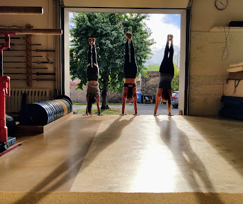 Lanena Acrobatics - Handstand & Acro Yoga