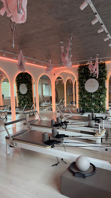 VNL YOGA & Pilates Studio
