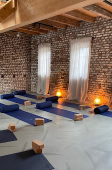 RE:CONNECT YOGA / Heinenhof
