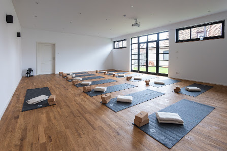 M40 | YOGAstadel