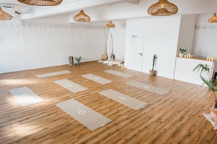 Surf and Yoga Kitchen