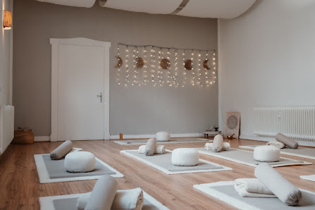 Mama Namaste Female Health Yogastudio