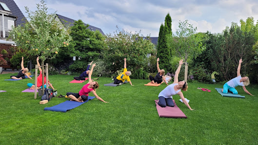HomeYoga by Claudia Schnieders